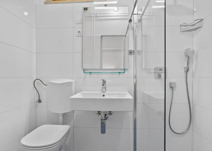 Petrinic - M By Guide Apartman Pula